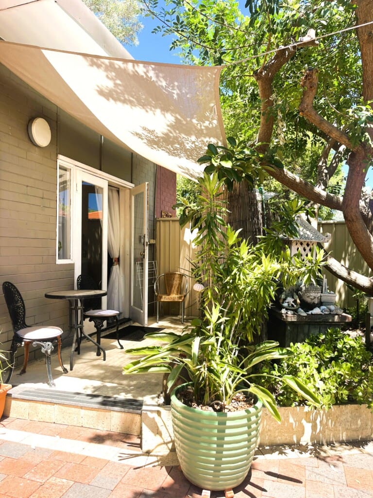 Garden Guest Suite Studio Fully Self Contained at the rear of the main home