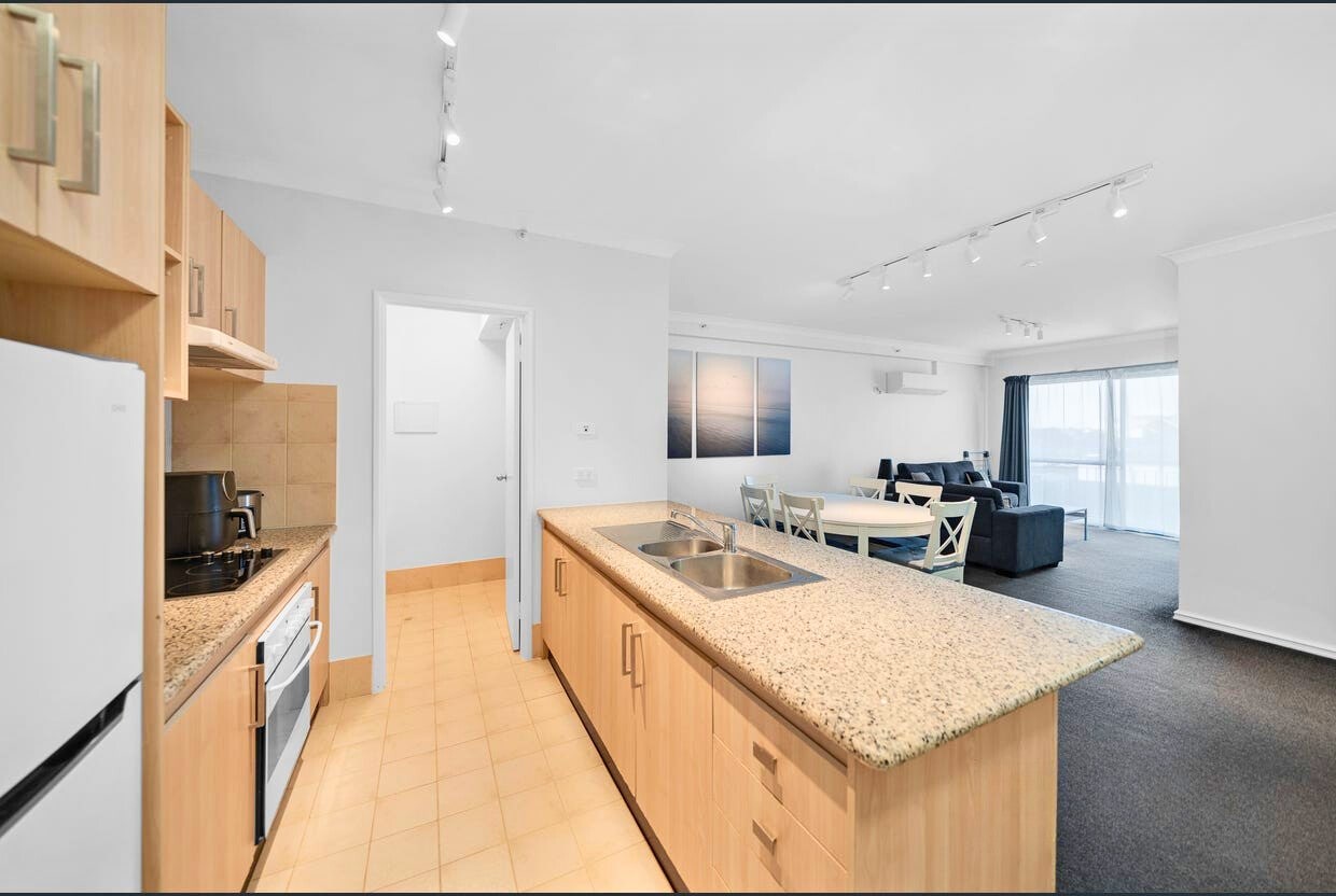 KitchenLivingDining1 min