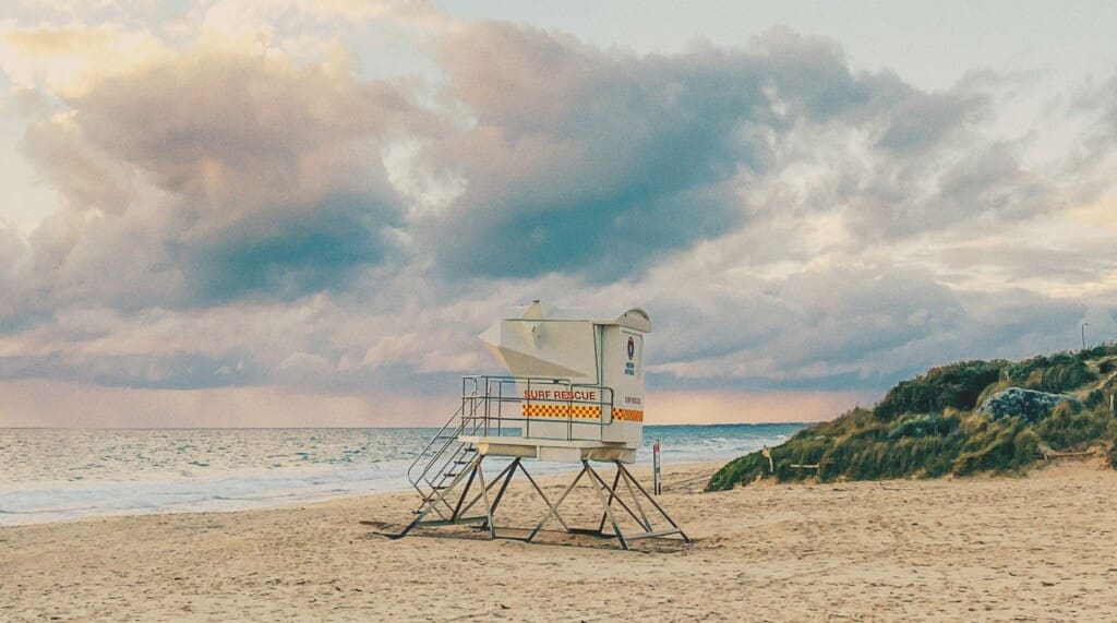 city beach lifesaving 1 min