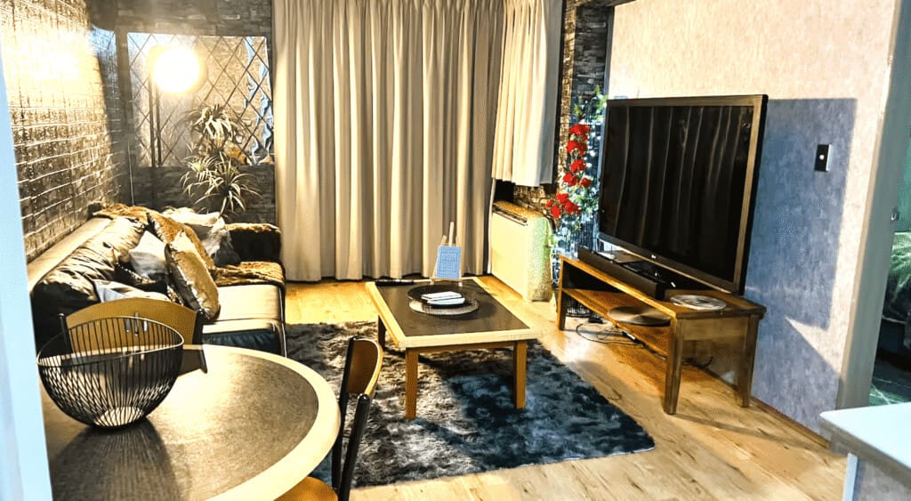 living&dining min