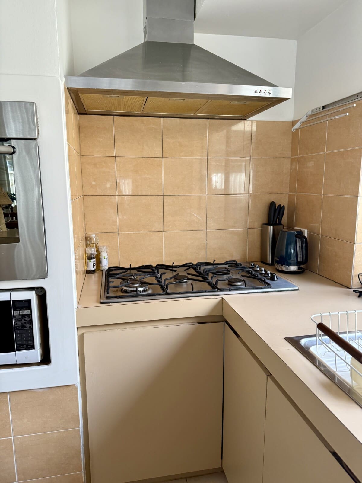 7e326356 1854 4b8a b5d2 0fef10d174ab