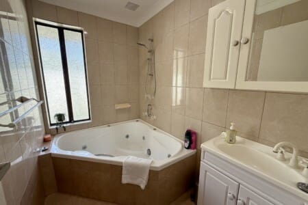 a242a225 b1f7 4429 8980 1499059b5bd4