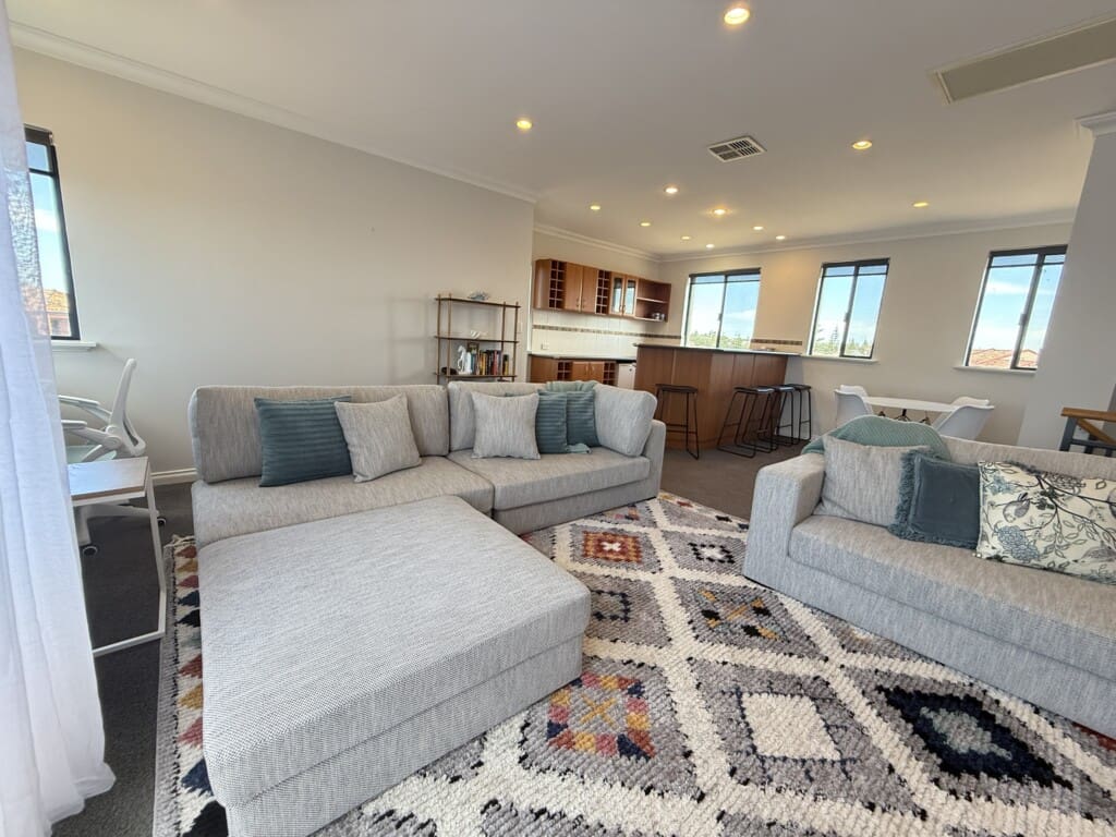 b7974af2 40a6 4da2 94f7 30925d000bf4