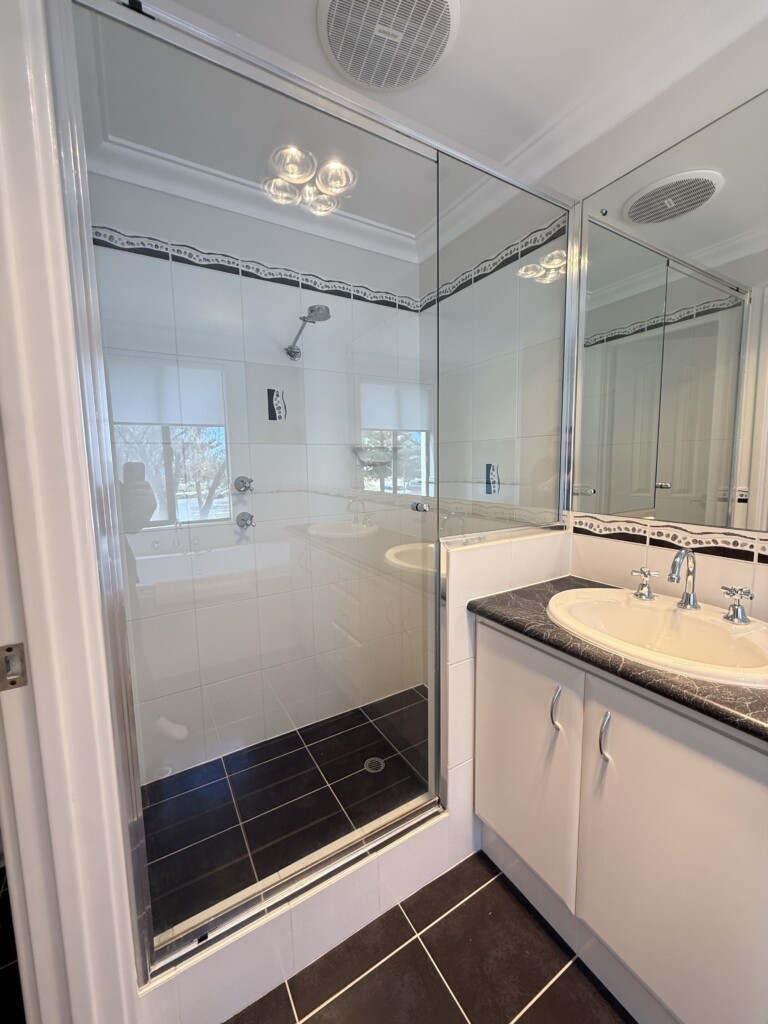 f0337e61 4d83 484c b2e1 0717bd2cf31e