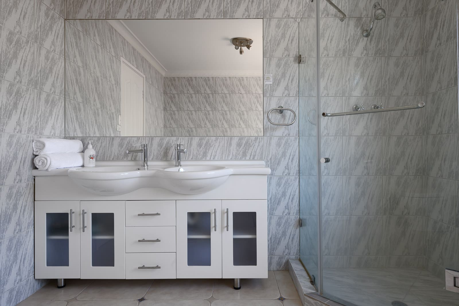 23 NOT IN GUESTY, OKAY WITH DB