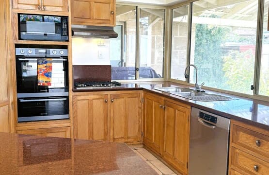 3 OKAY GUESTY AND HF, OKAY IN WEBSITE