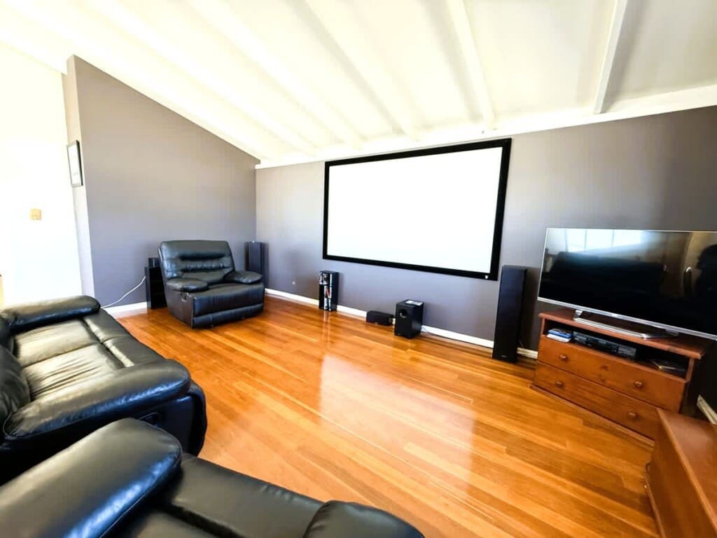 31 OKAY GUESTY AND HF, OKAY IN WEBSITE