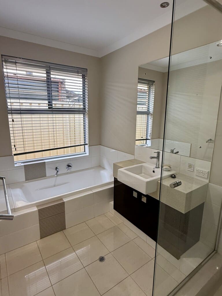 Photo 19 11 2025, 12 59 22 pm