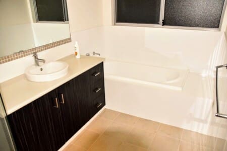 b92d573d ad94 4904 a1bc 9f70d64cb9ac