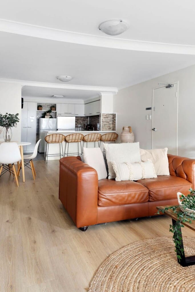 01cd932b 874c 4d BXs6y