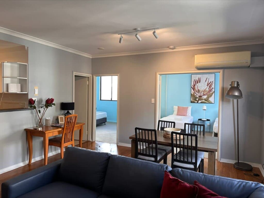 02cd941e 16bd 43 EgYVP