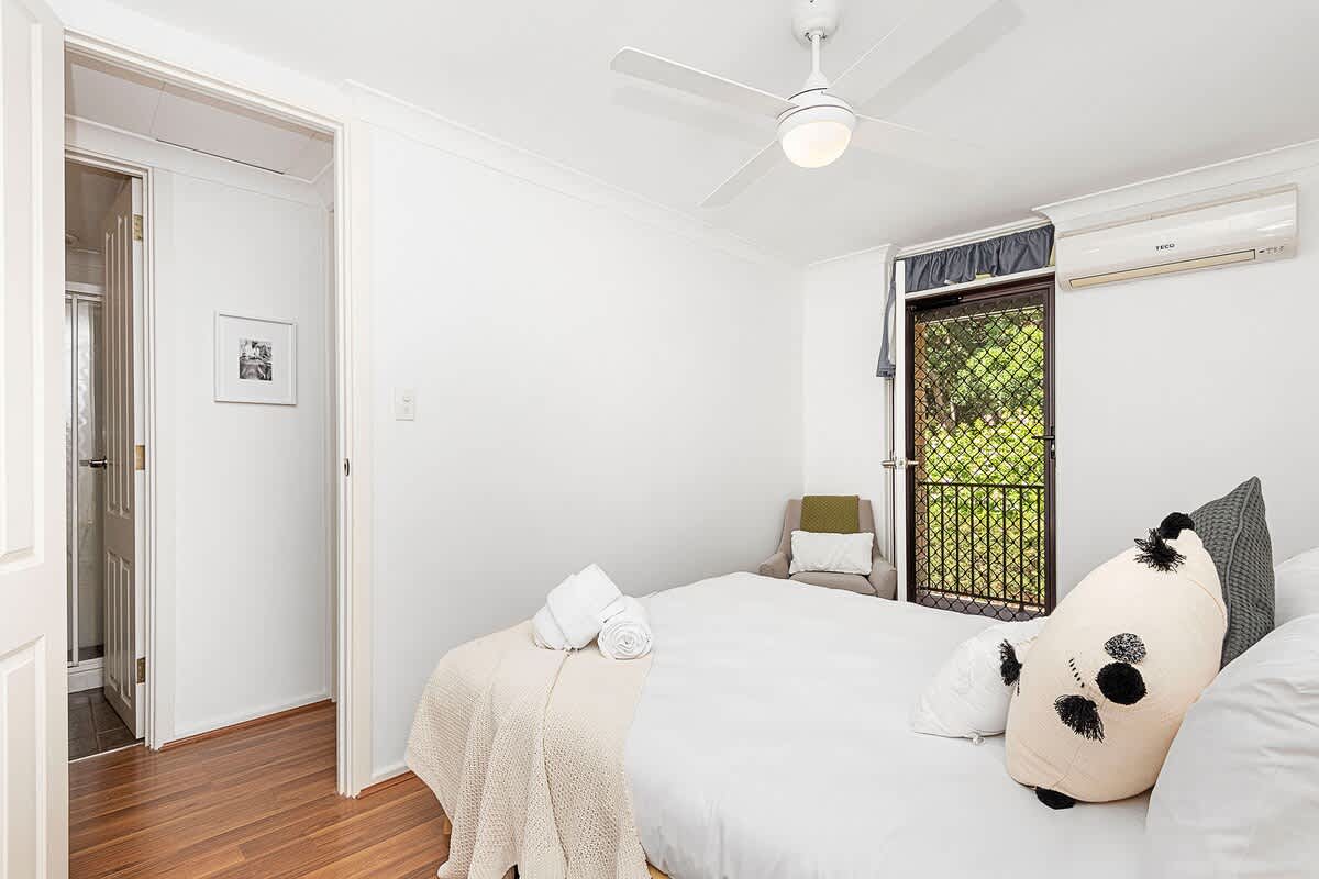 02d32096 b466 42 aFM6V