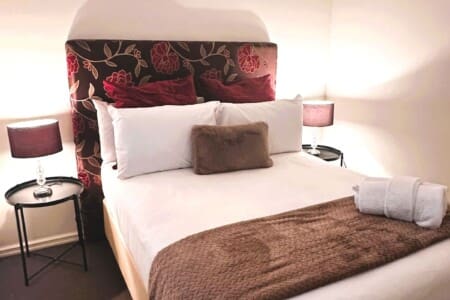 0305f45c 6e42 40 ik tK