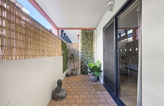 06299f7c 440e 4d qMryR