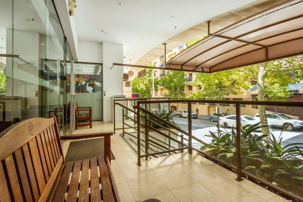 0c2734d6 9b2f 49 YrEvF