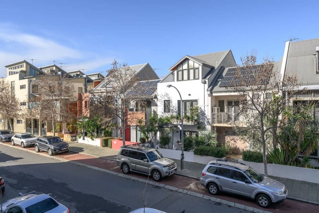 0ce80982 e364 46 FSXYv