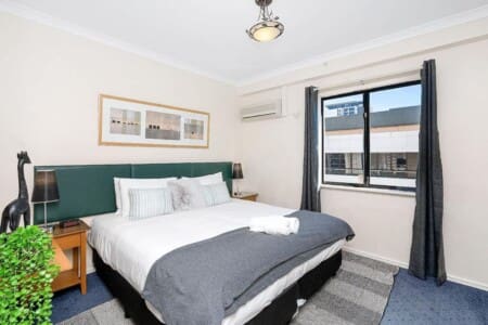 19a30b56 d54a 4a MGJ n