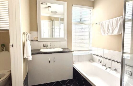 230badb7 6933 47 K5ZkW