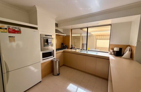 29b0ee72 7b9c 47 GKupC