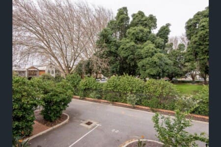 29e716de dca0 49 aiv Y