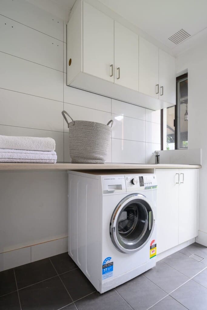 2ad7e275 63c2 42 r1k6j