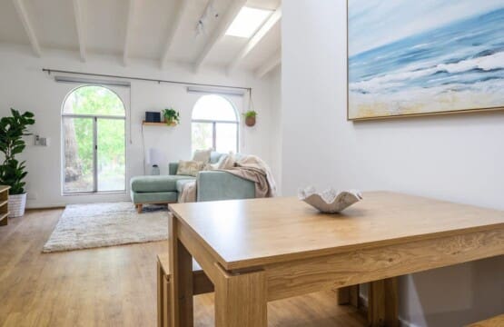 2ba59c4d 9a68 49 lav5Q