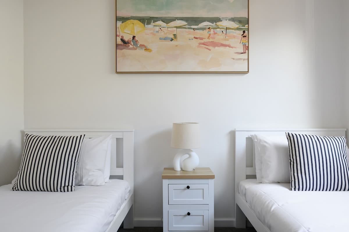 2c072429 82d1 4d ge0M6