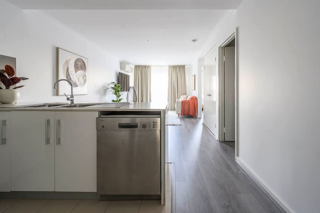 3410be12 94c2 45 Db4if