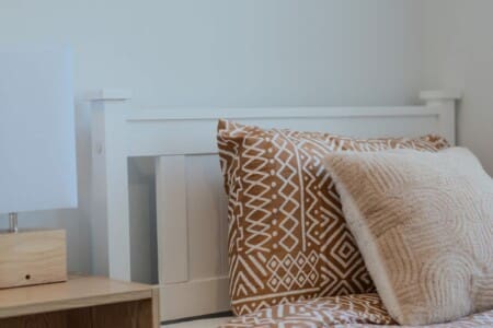 34a50302 72c7 4c bH LT