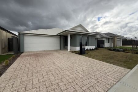 34f1f83d 40a9 4e l6fqJ