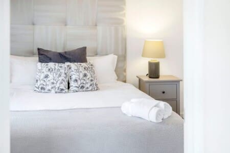 3b2247e7 1b5b 48 K4Nql