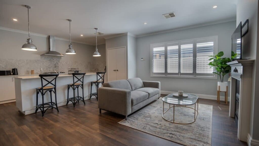 4a5d7bd3 a3e4 4b vlvjF