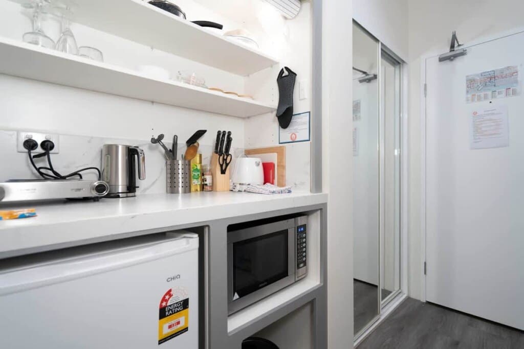 568adbae 358e 4c wiH37