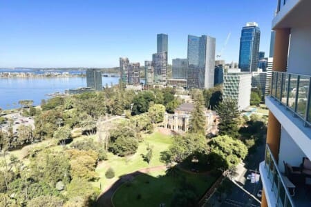 5d1ffb79 08f9 44 4R4ig