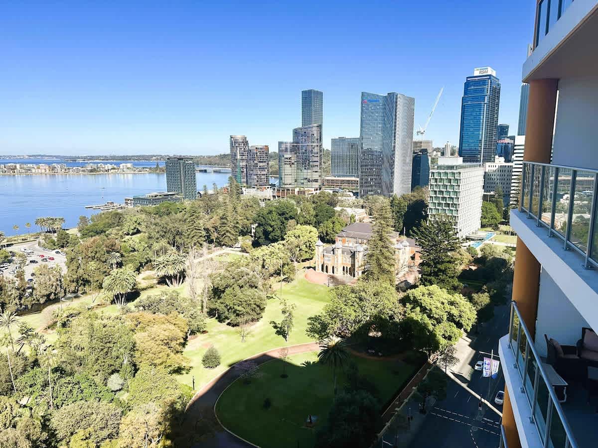 5d1ffb79 08f9 44 4R4ig