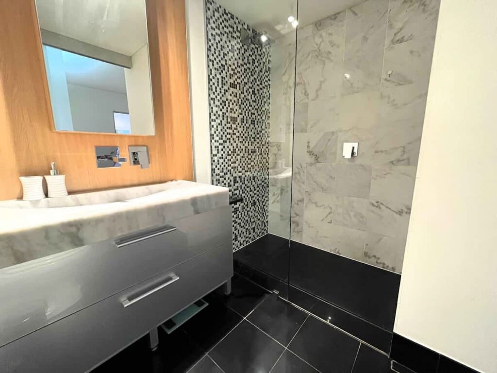 5d76801a 5db7 41 u2TS2