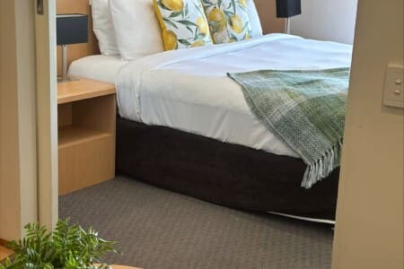 606eff50 d3e8 46 A1ULU