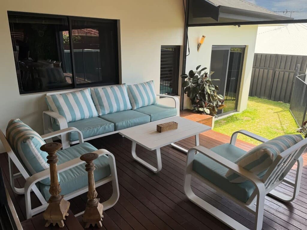 62ce7a01 dae6 44 qw W1