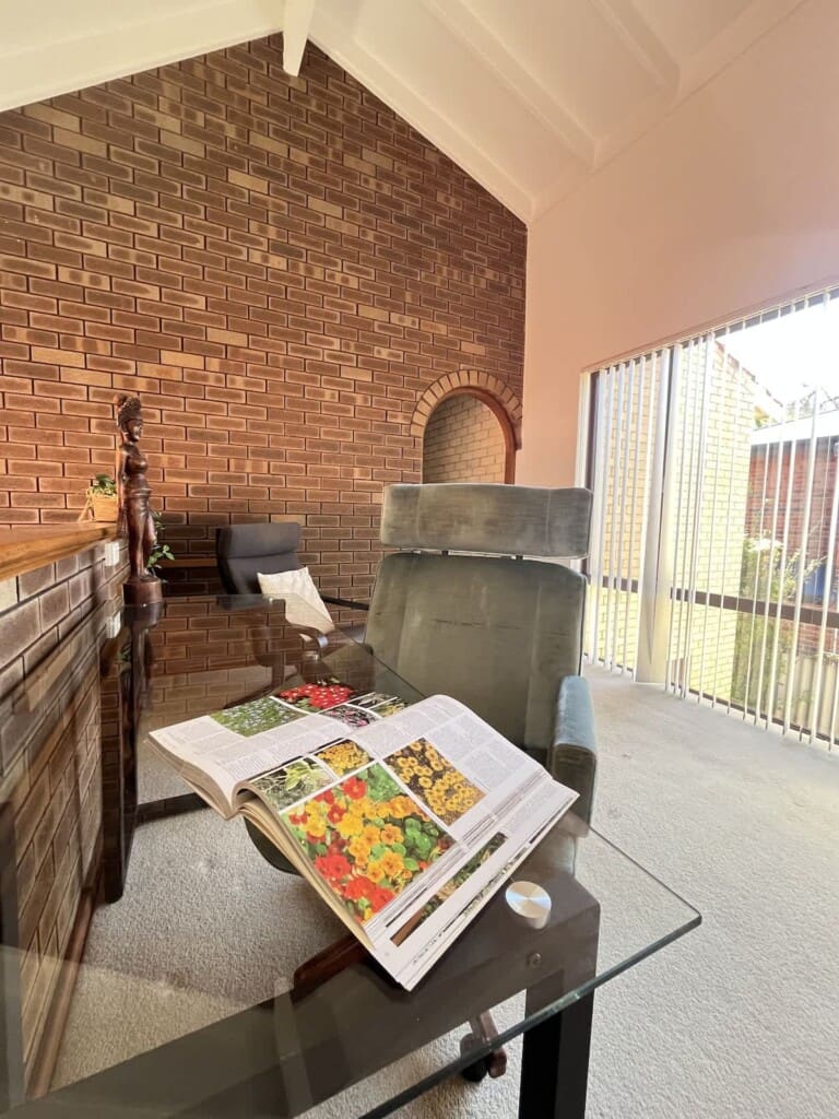 65b1e956 a716 44 n7YKN