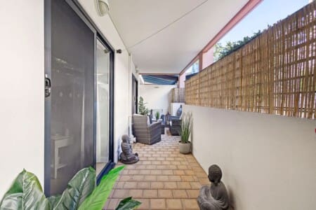 7d9452e7 e2c2 41 V2 Zw