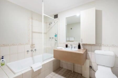 8313ba75 30fe 4f cyoOx