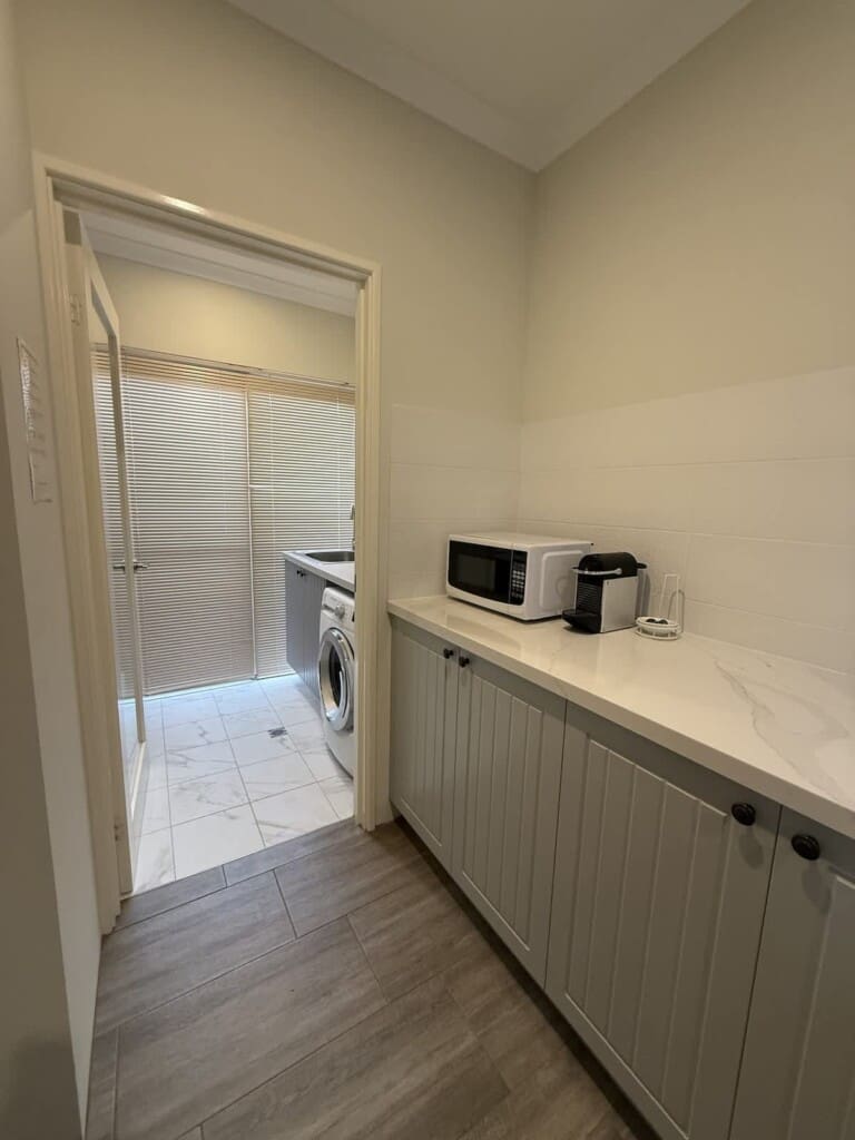 87a683e3 35eb 4e uyLi