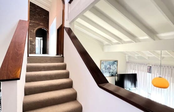 8810ac65 b006 42 r8pGZ