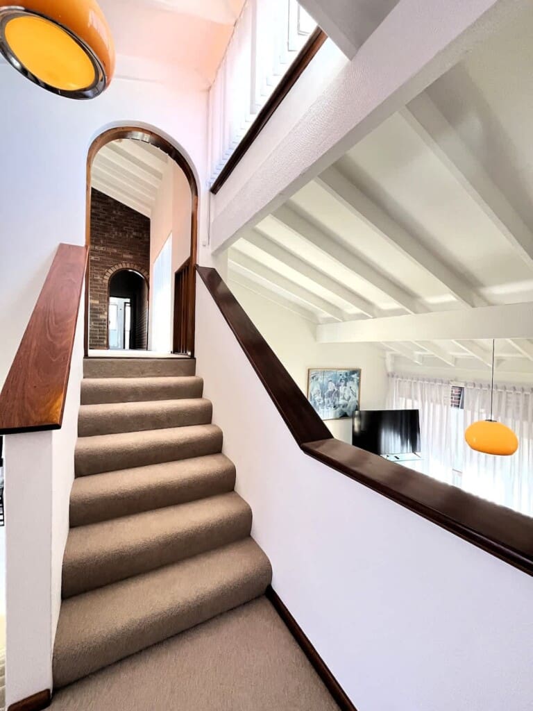 8810ac65 b006 42 r8pGZ