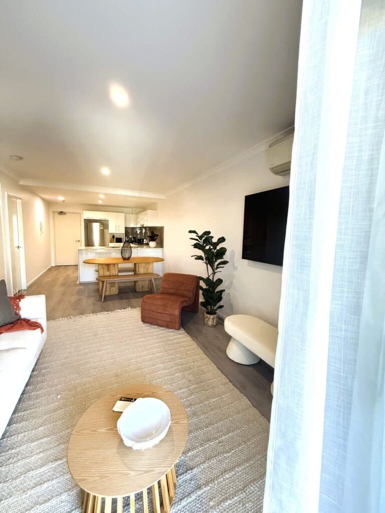 8aeff806 b793 42 GuIVh