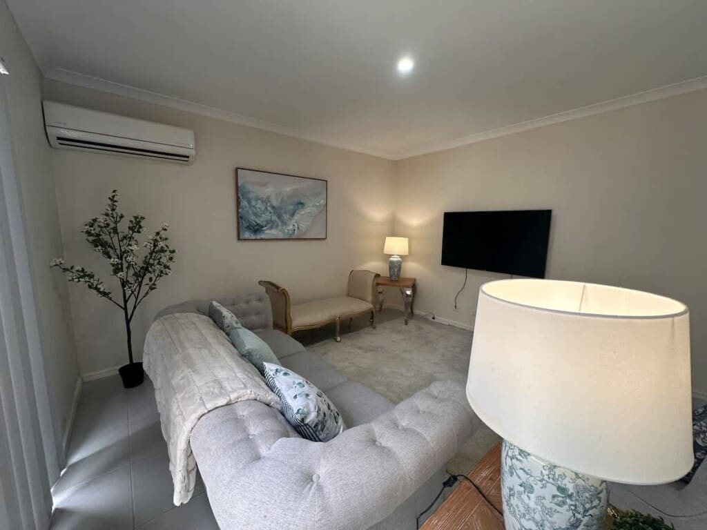 8d918766 1a7a 43 hVecG