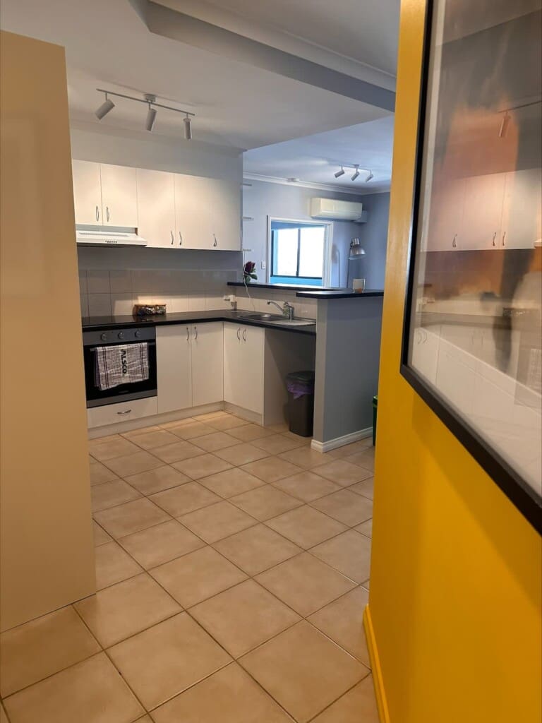 93710389 650a 4e uAjw