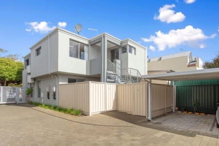 9751492d b235 4d tK88O