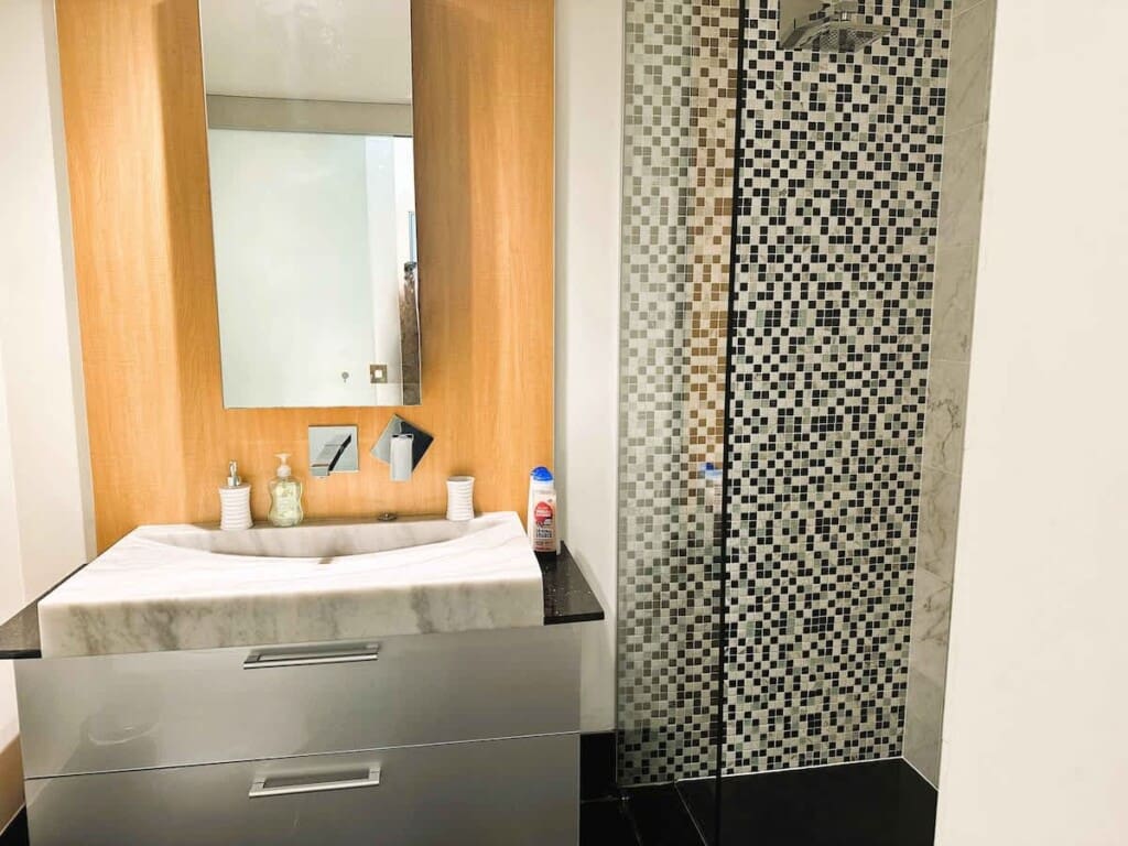 9e1fd994 cfb9 4b hFFtT