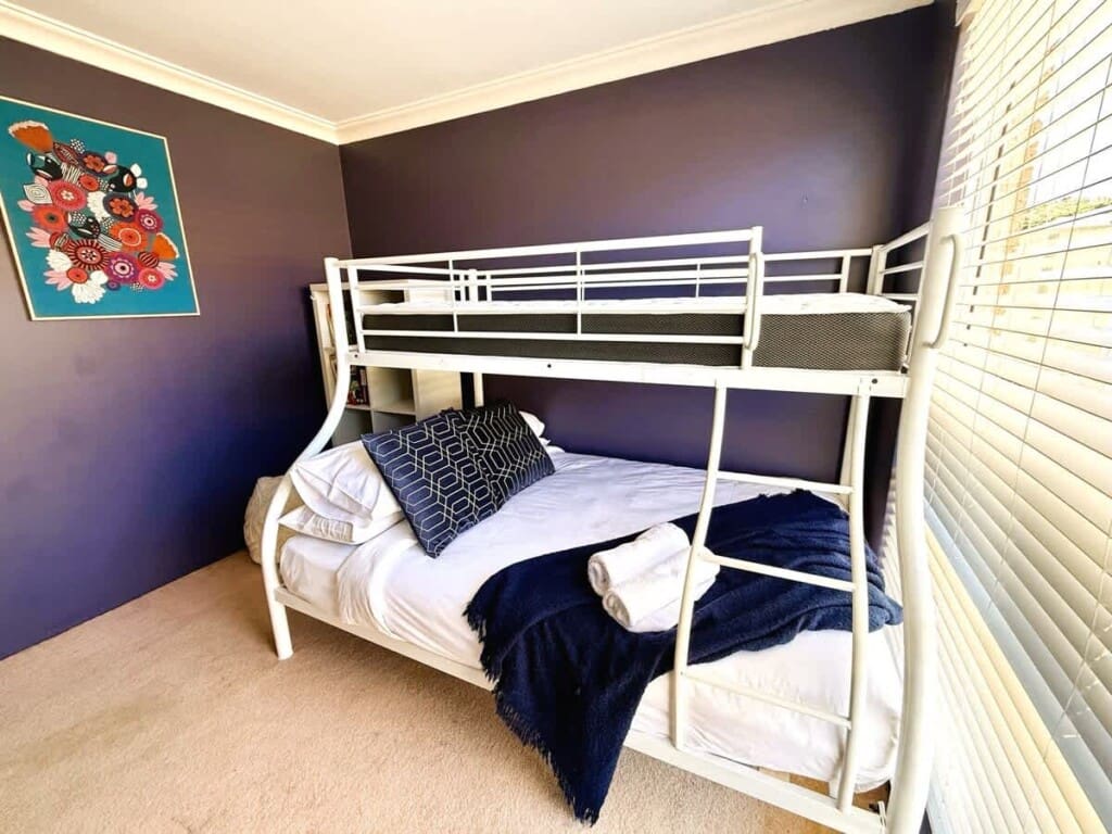 ad74d189 e99e 4d Ujmn2